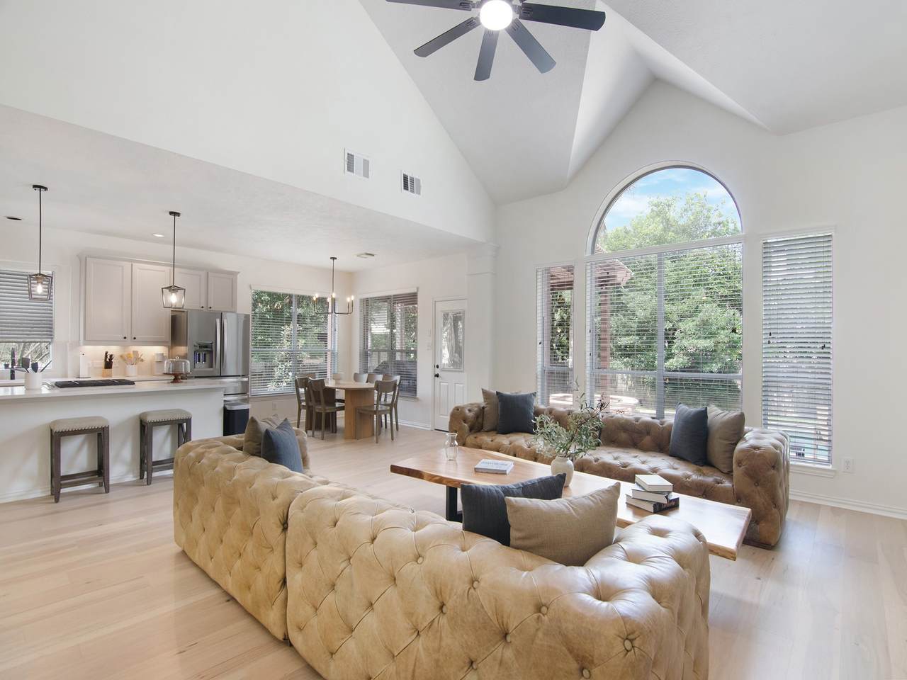 11 Barlow Ct - Photo 1