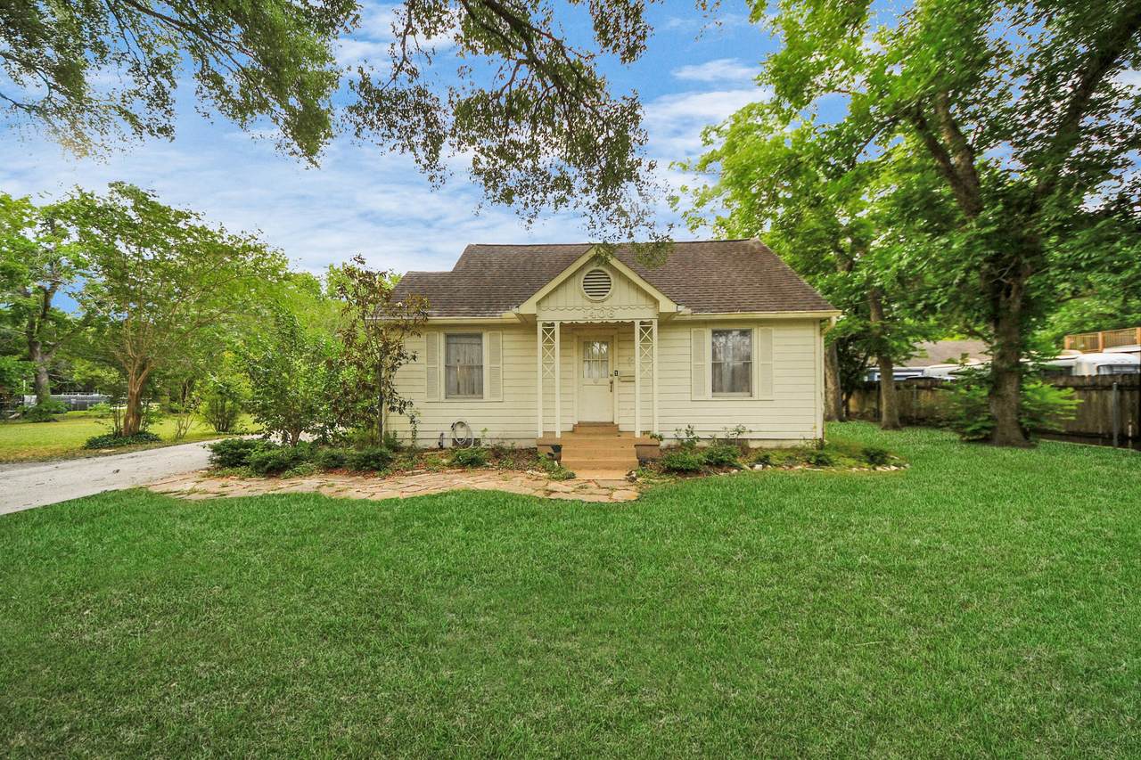 1406 Brooks Avenue - Photo 1
