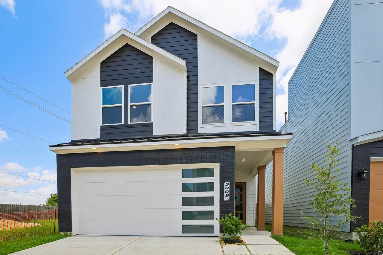 3009 La Rambla Drive - Photo 1