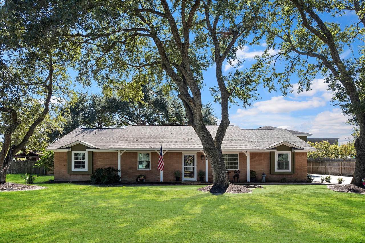 1907 Dellore Lane - Photo 1