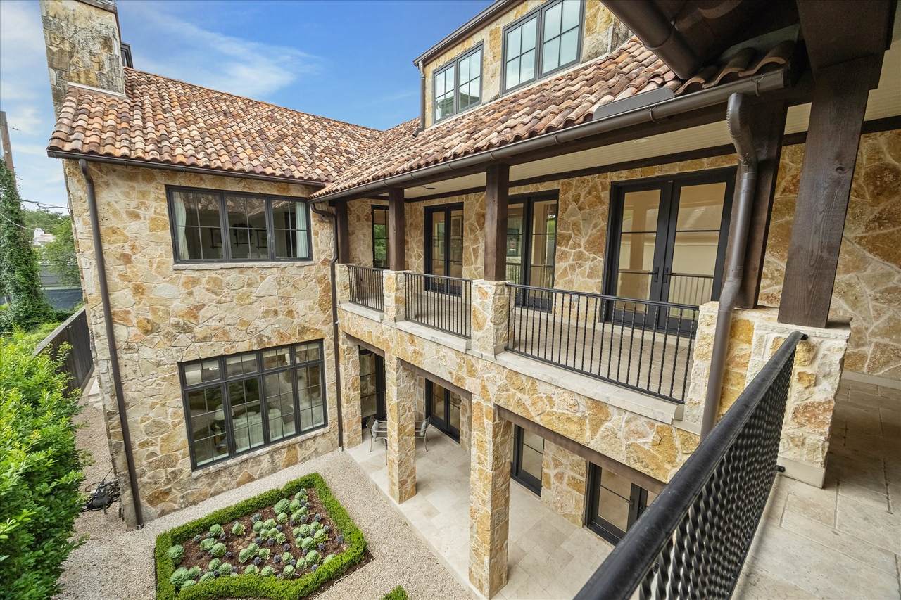 1928 Dunstan Road - Photo 1