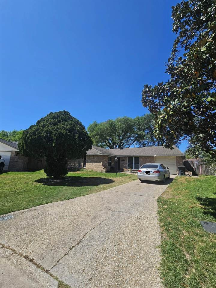 7422 Yellow Pine Drive - Photo 1