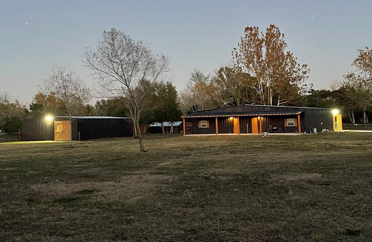 6407 Avenue O - Photo 1