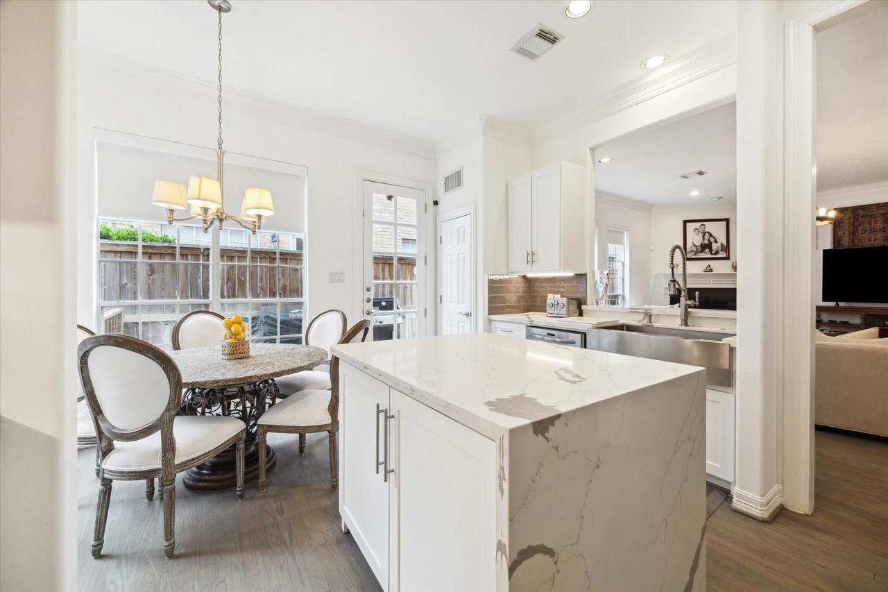 2842 Briarhurst Park - Photo 1