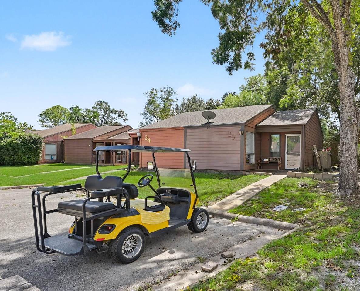 25 Townhouse Lane - Photo 1