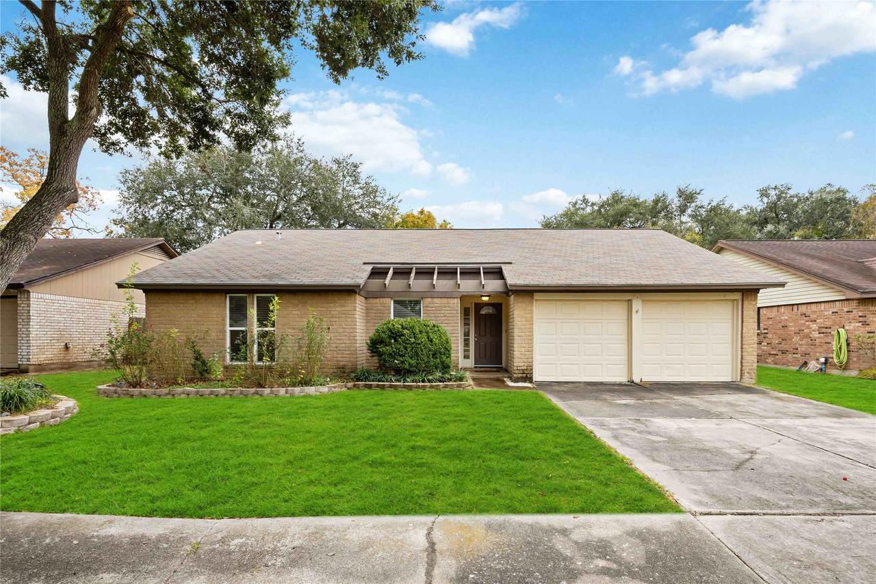 22419 Deville Drive - Photo 1