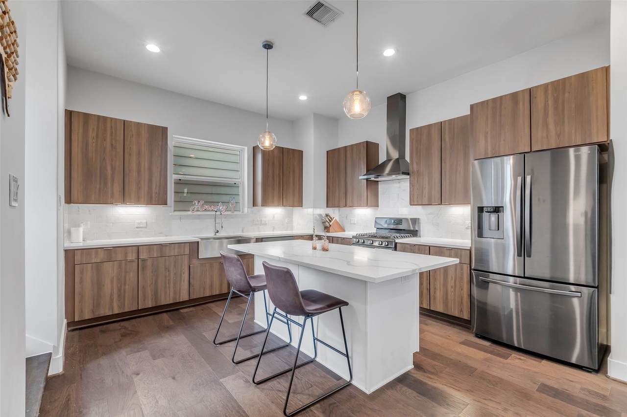 413 Nagle Street - Photo 1