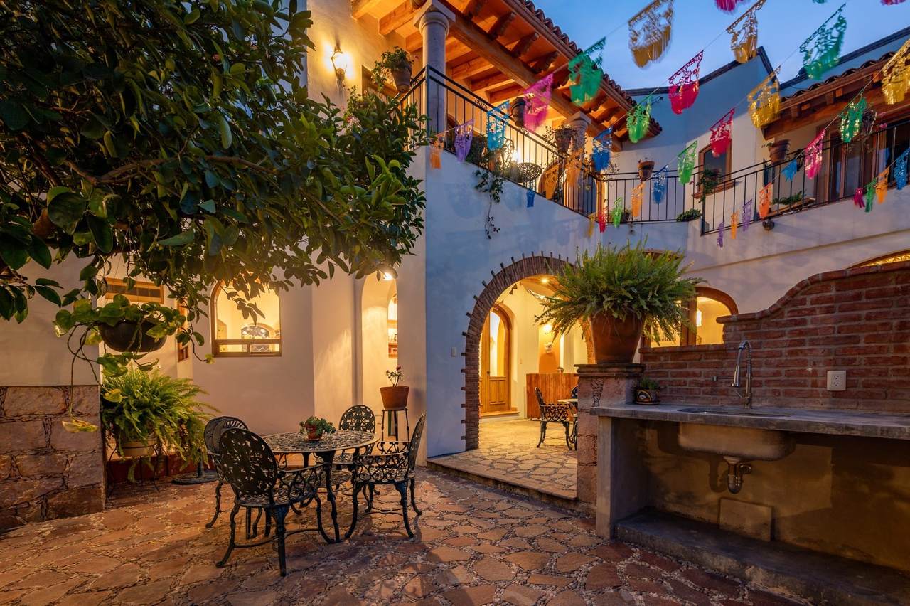 30 San Juan De Dios Street - Photo 1