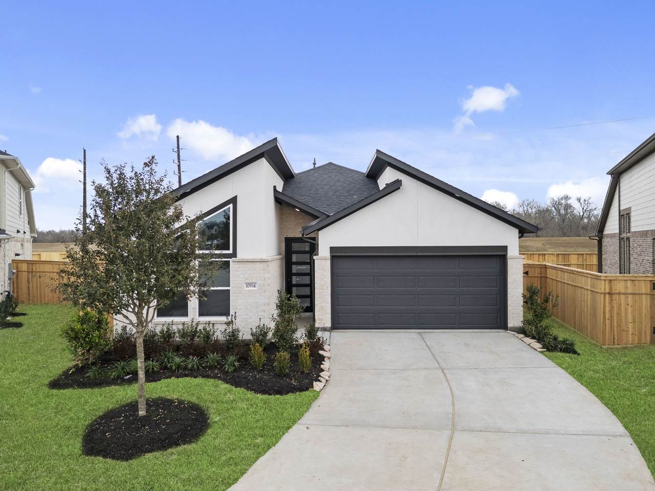 10934 Skyway Lane - Photo 1