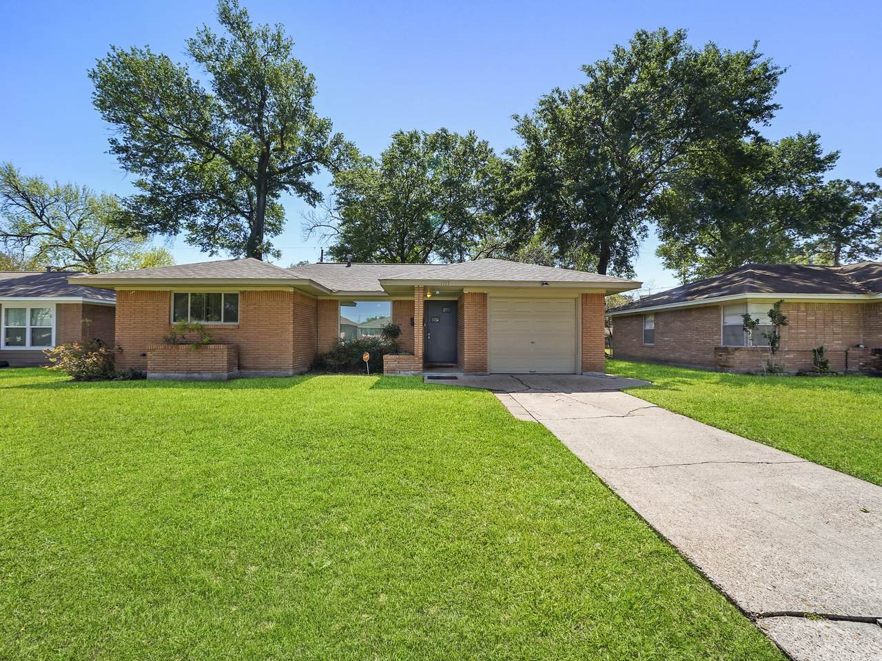 1115 31st Street - Photo 1