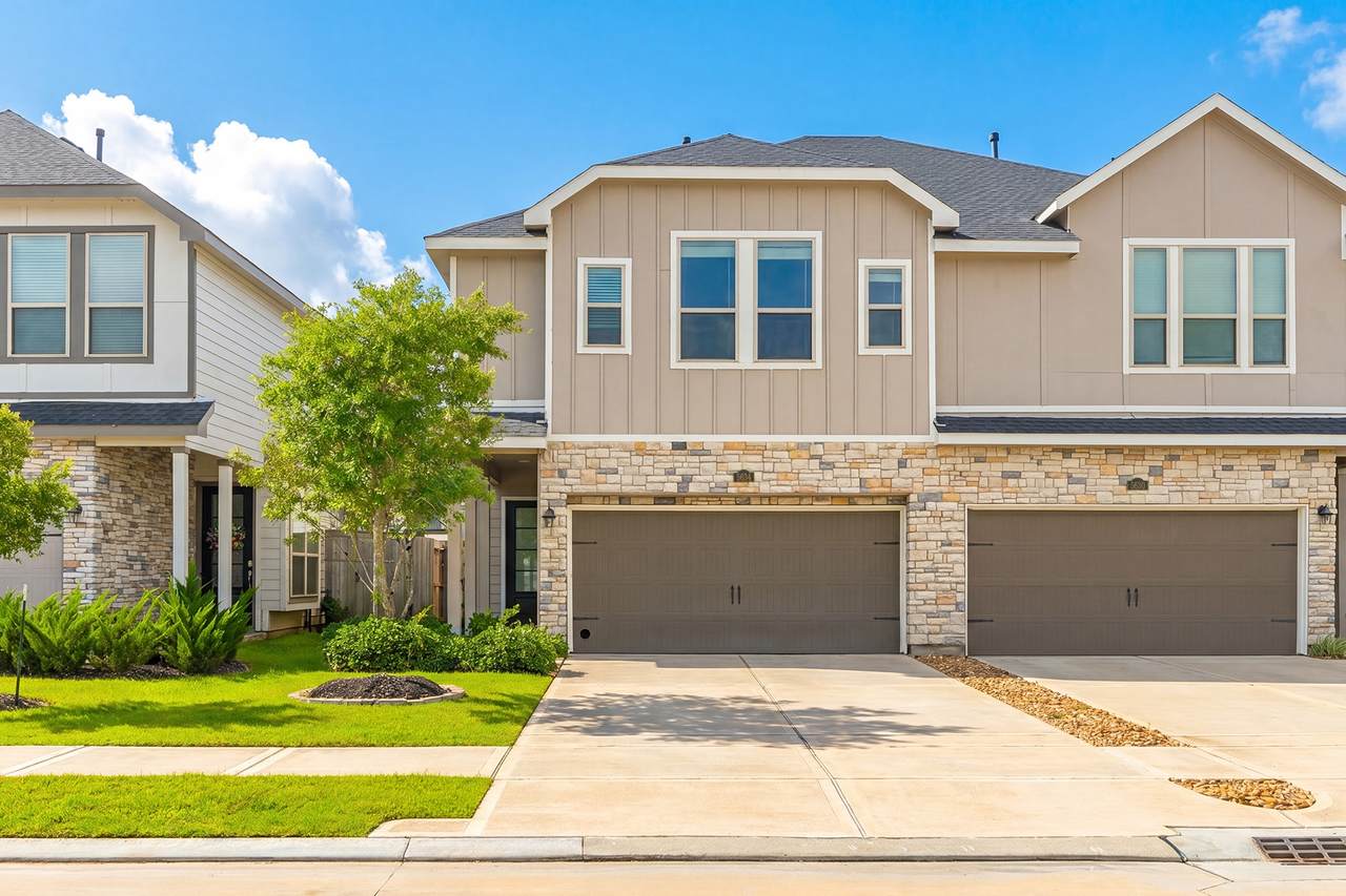5634 Amber Brook Lane - Photo 1