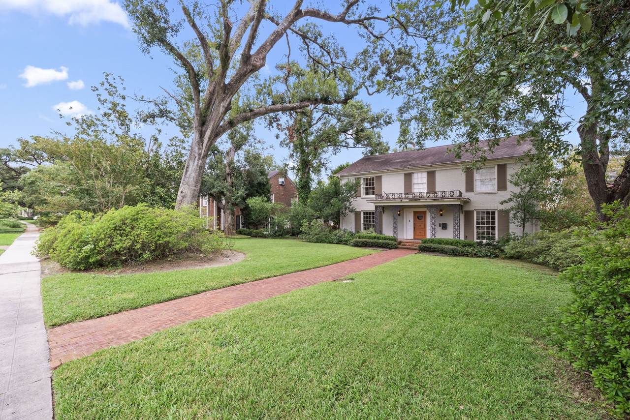 3867 Olympia Drive - Photo 1