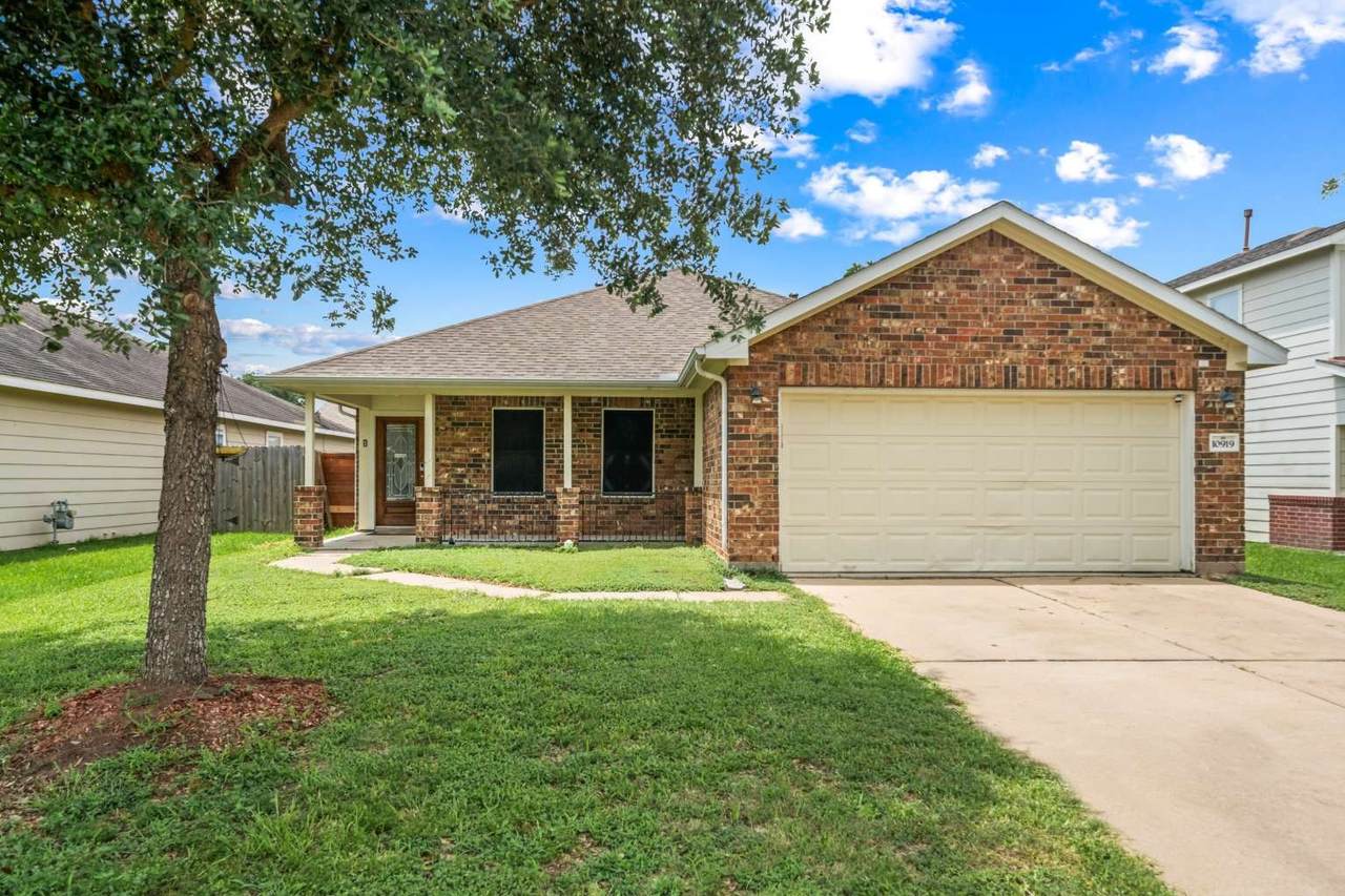 10919 Barker View Drive - Photo 1
