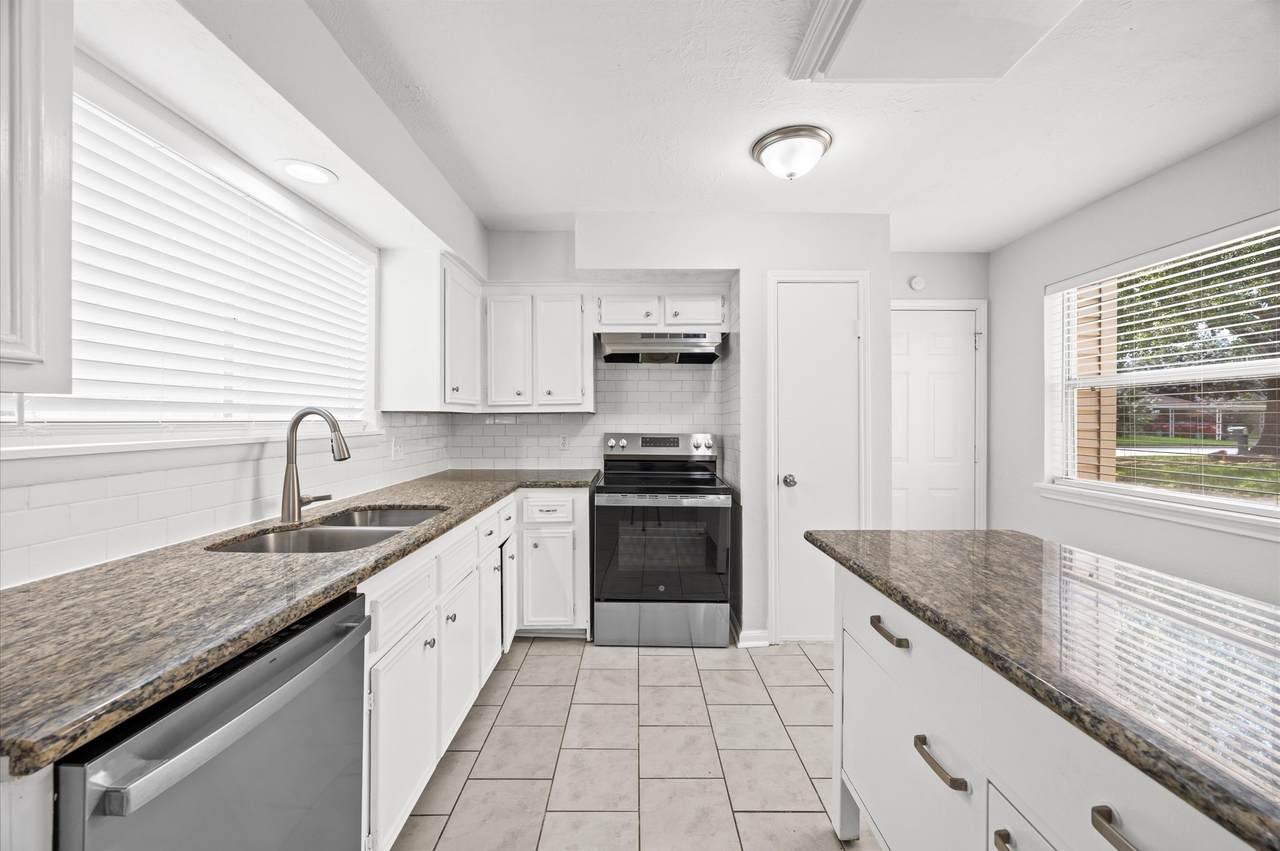 700 Barbara Lane - Photo 1
