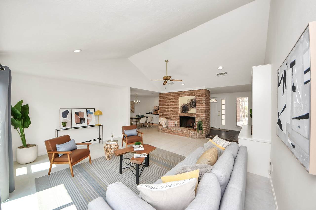 14211 Hillvale Drive - Photo 1