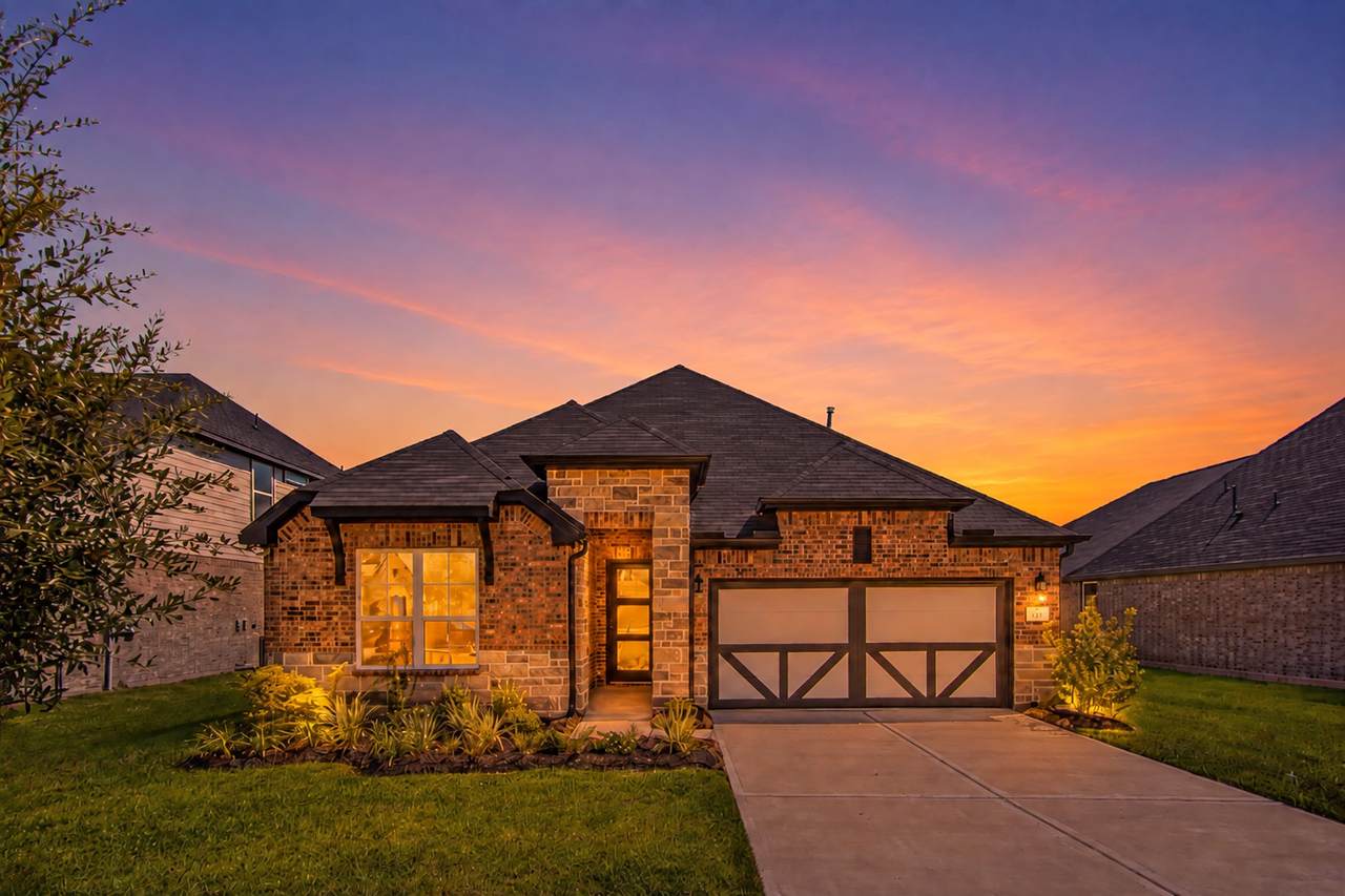 157 Peninsula Point Drive - Photo 1