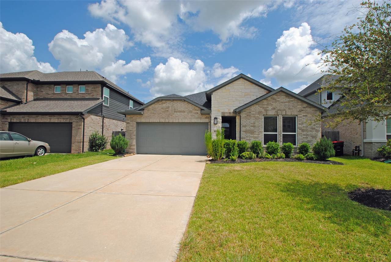 8326 Oakland Heights Lane - Photo 1