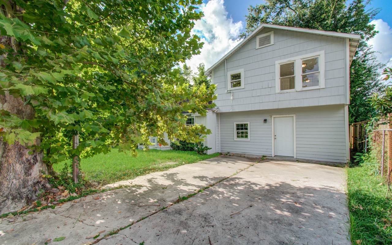 1016 Apache Street - Photo 1