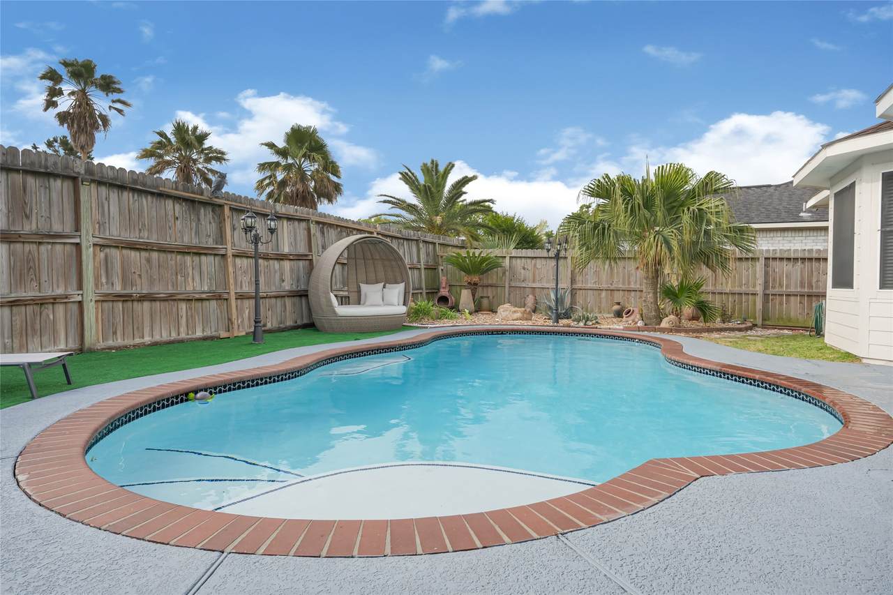 16827 Ship Anchor Drive - Photo 1