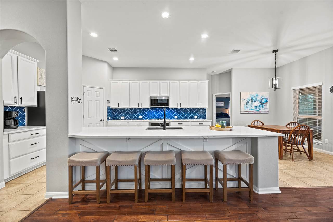 3106 London Lane - Photo 1