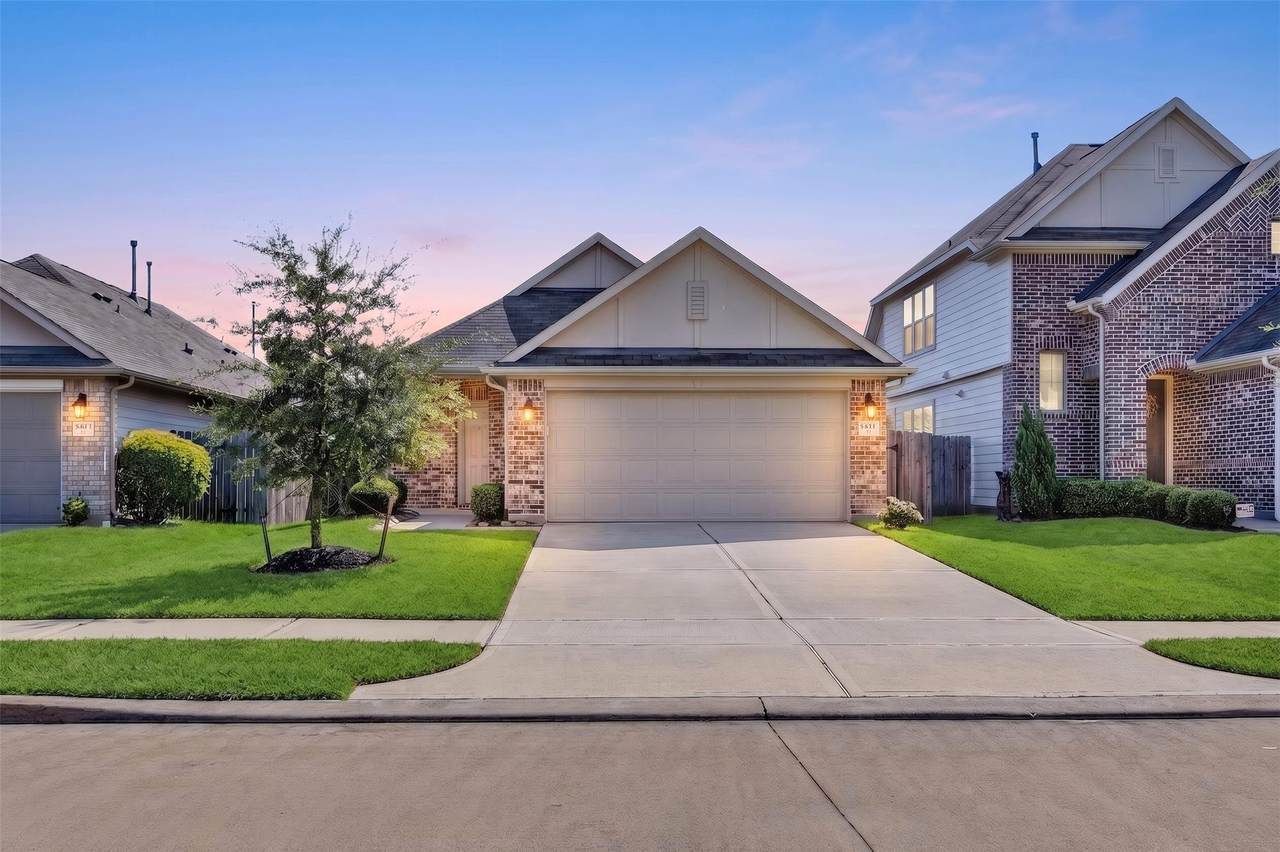 8811 Trenton Landing Lane - Photo 1