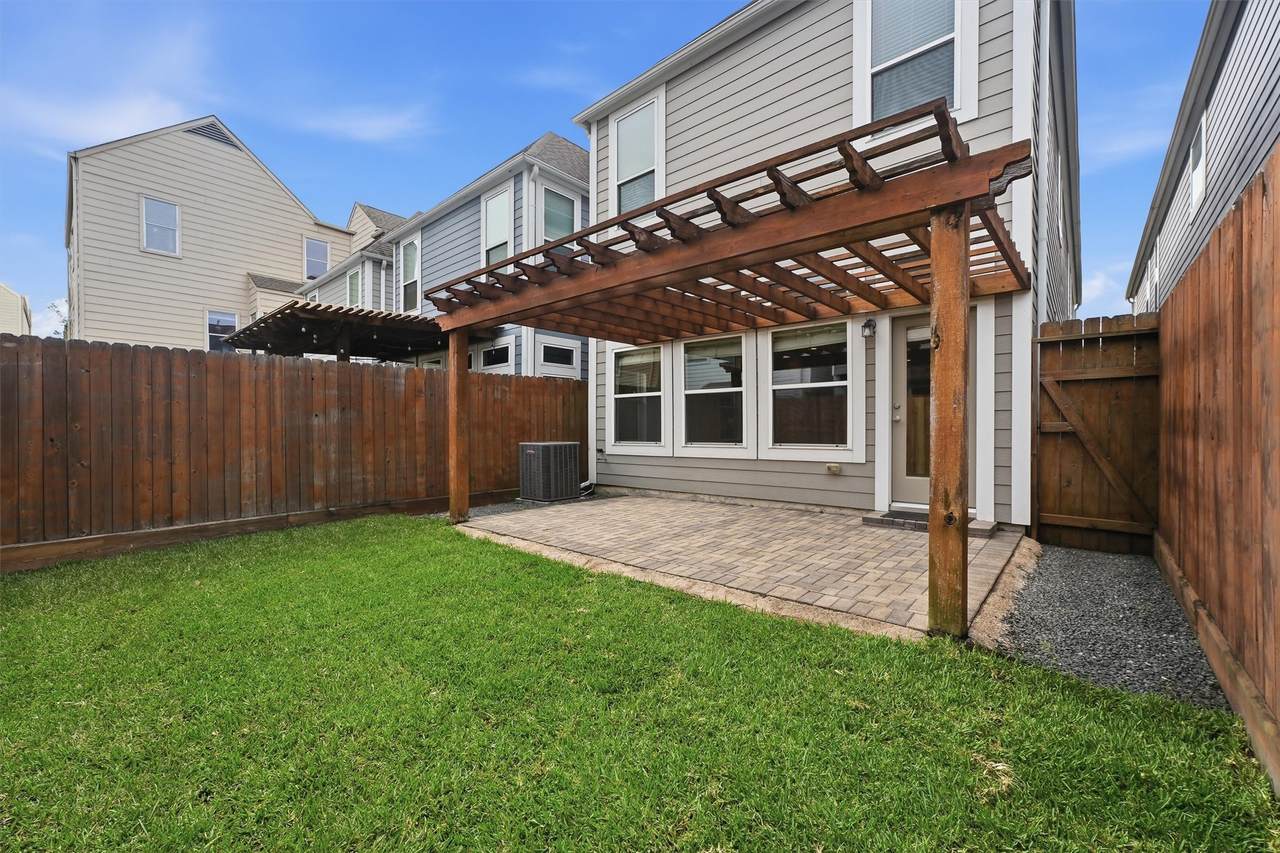 5326 Darling Street - Photo 1