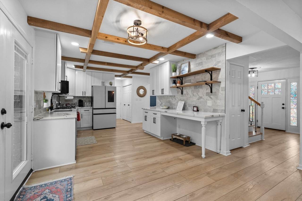 503 Alley Court - Photo 1
