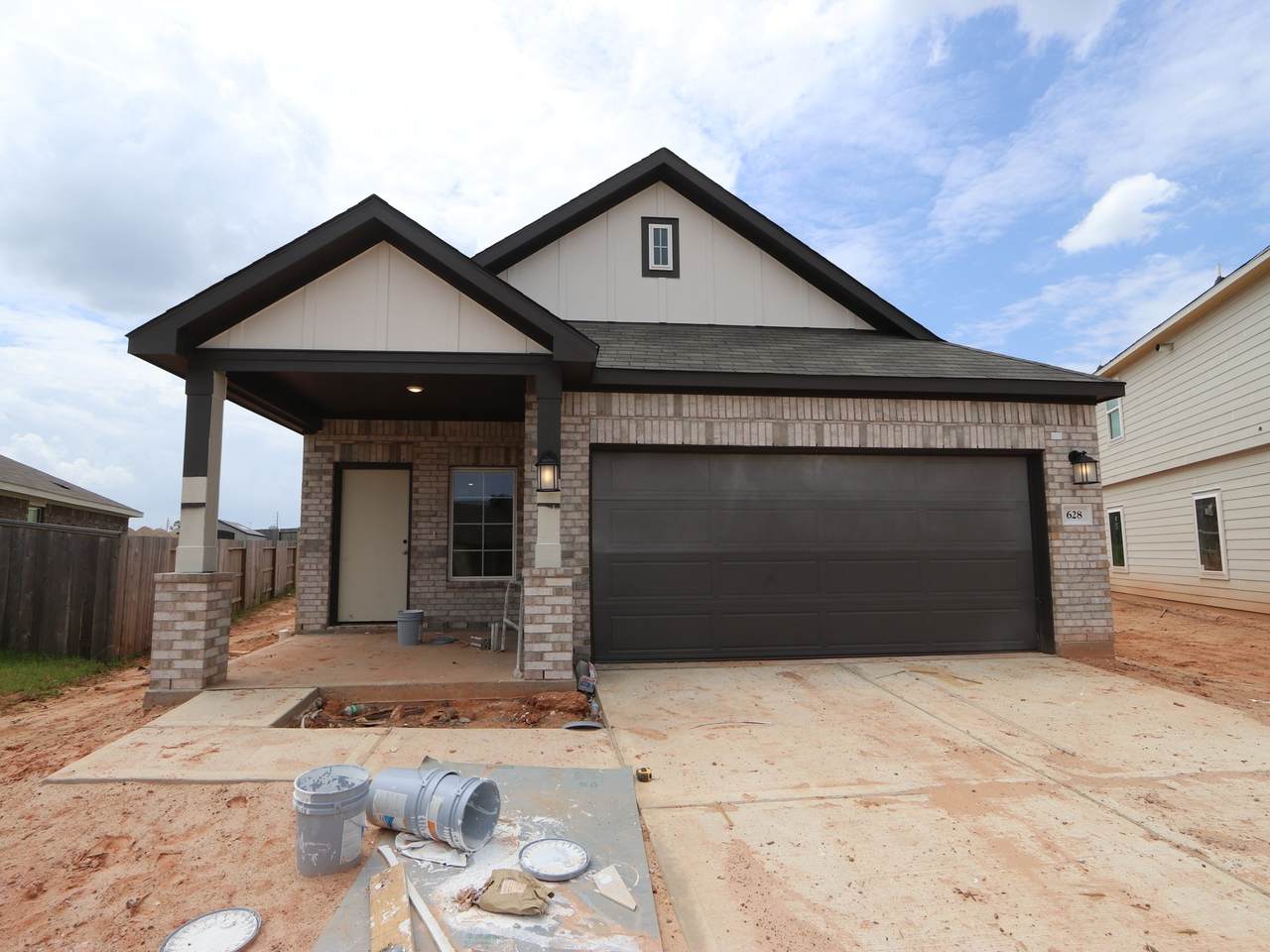 628 Roaring Falls Street - Photo 1
