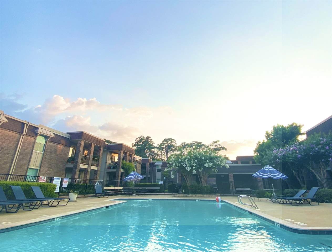 7575 Katy Freeway - Photo 1