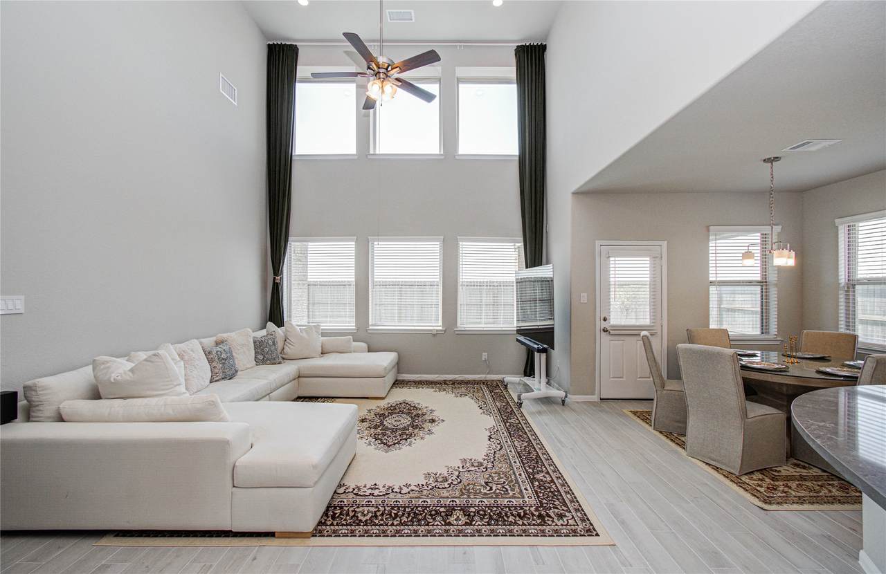 7406 Oakmont Avenue - Photo 1