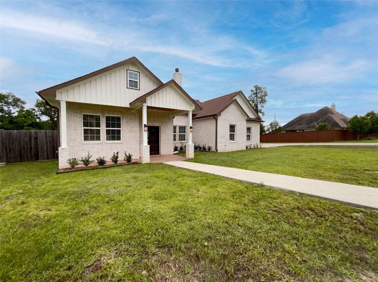 40402 Mostyn Drive - Photo 1