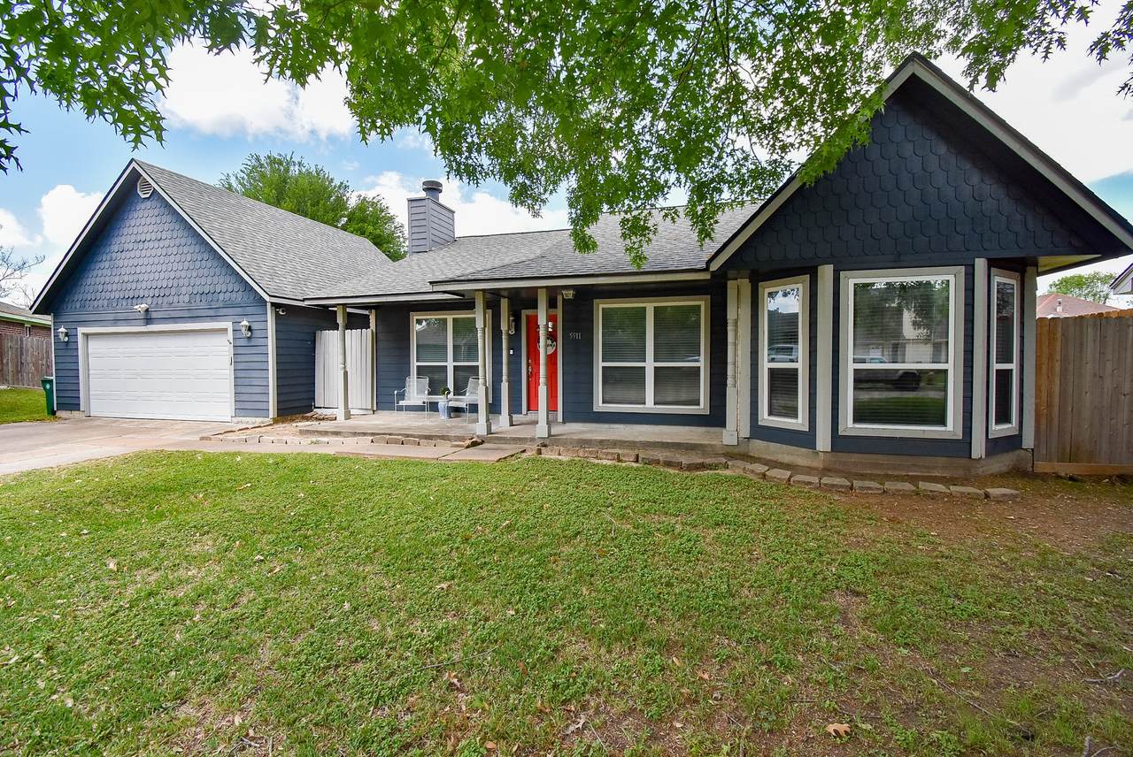 5911 Butterfly Circle - Photo 1