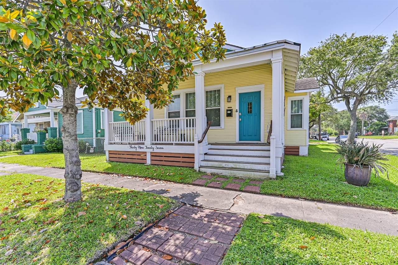 3927 Bernardo De Galvez Avenue - Photo 1
