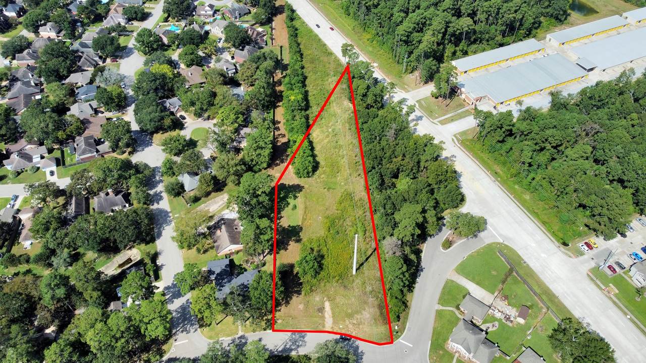 828 Rivershire Drive - Photo 1