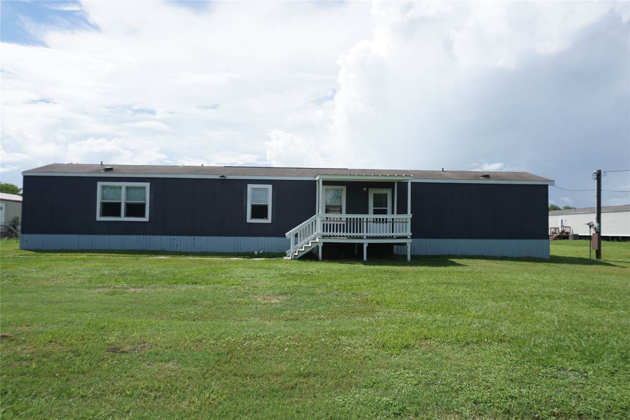 710 Parkmoor Boulevard - Photo 1