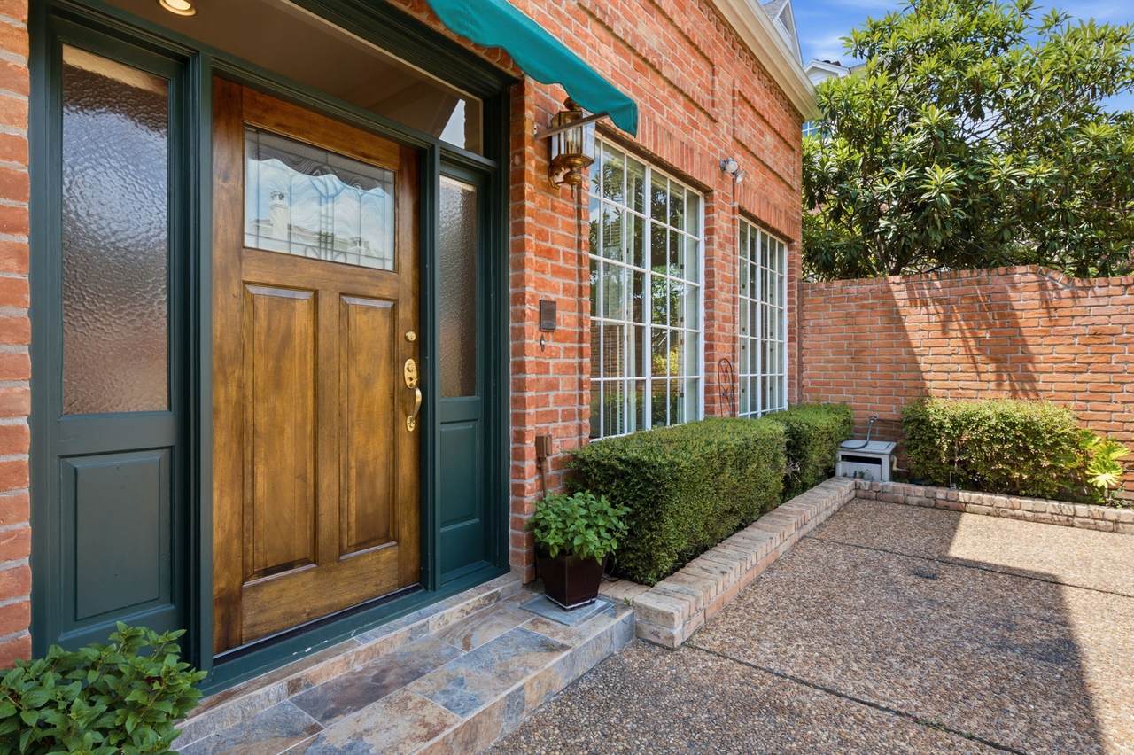 1422 Nantucket Drive - Photo 1