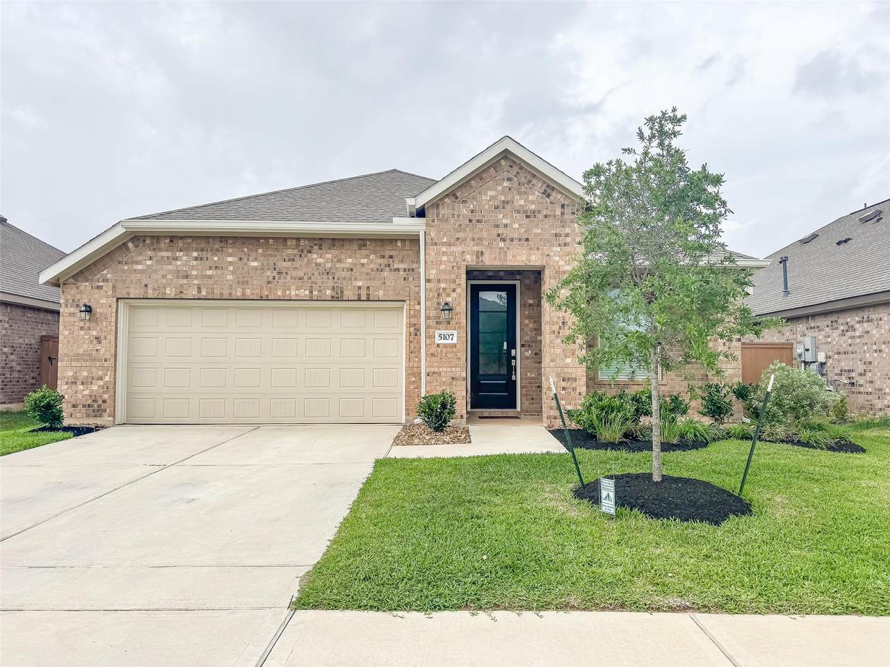 5107 Winslow Grove Drive - Photo 1