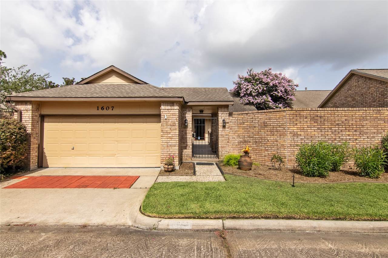 1607 Bernard Way - Photo 1