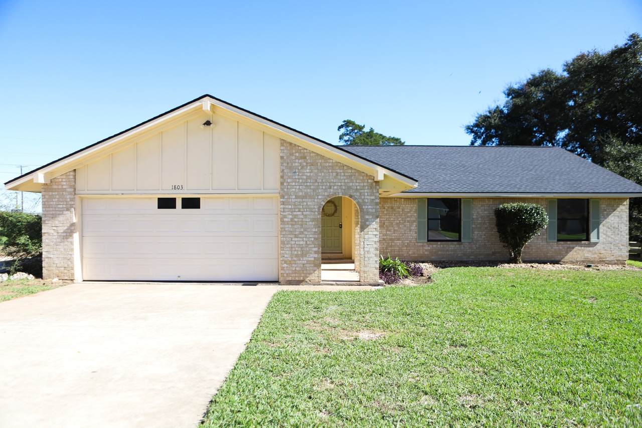 1803 Hickory Lane - Photo 1