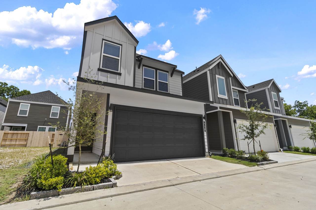 958 Green Vines Lane - Photo 1