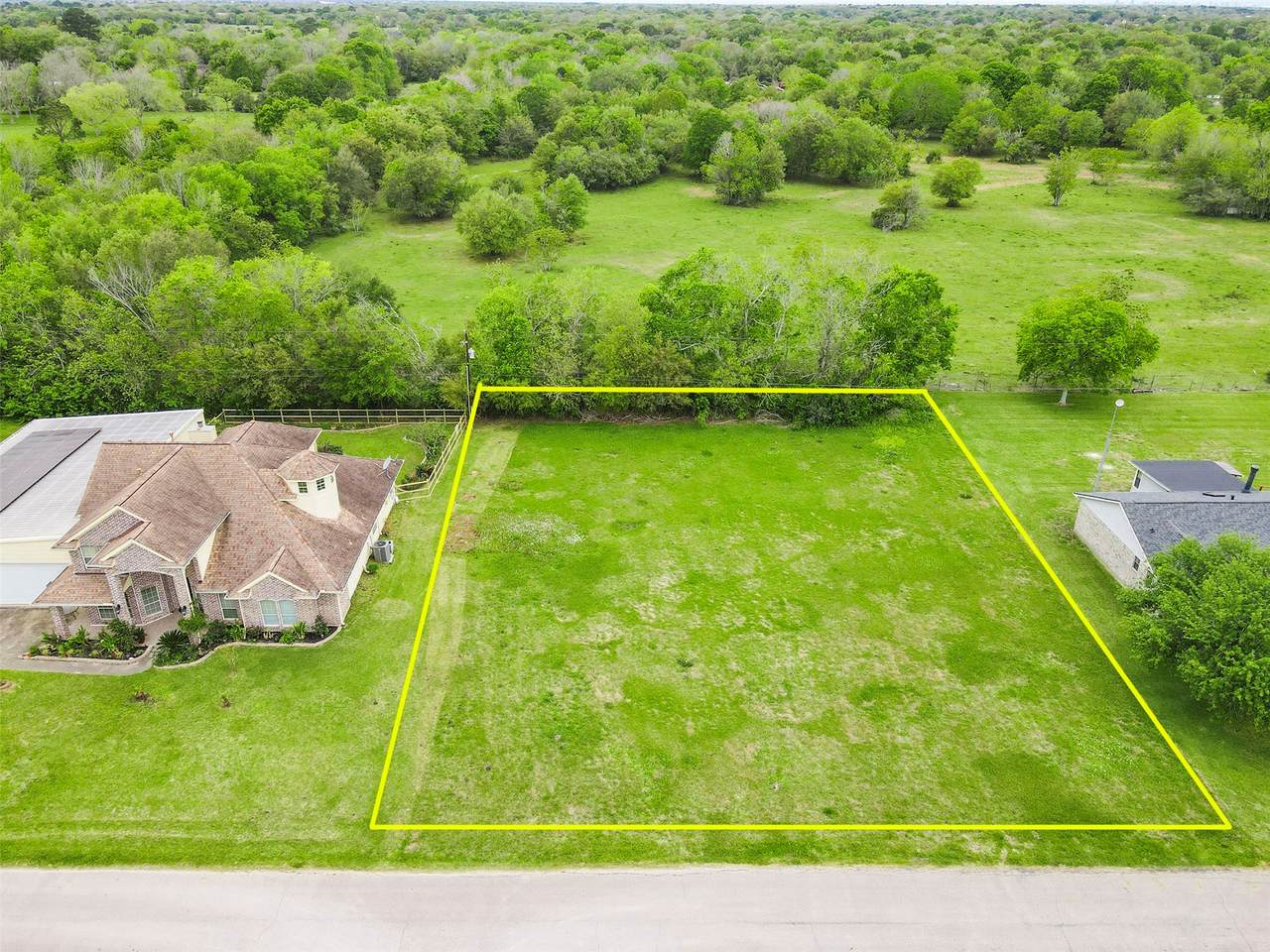 19 Hal Mclain Road - Photo 1