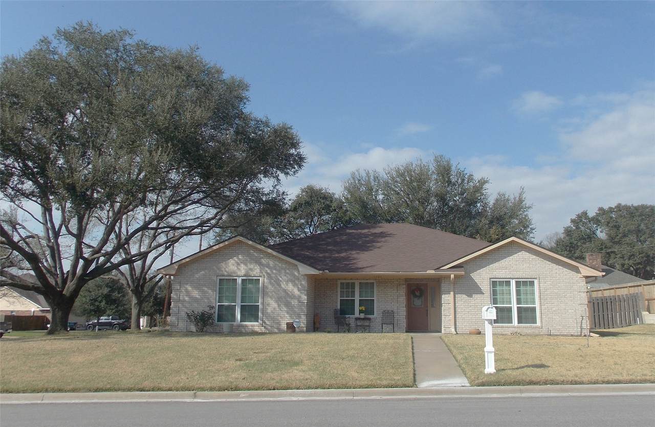 1501 Pecan Street - Photo 1