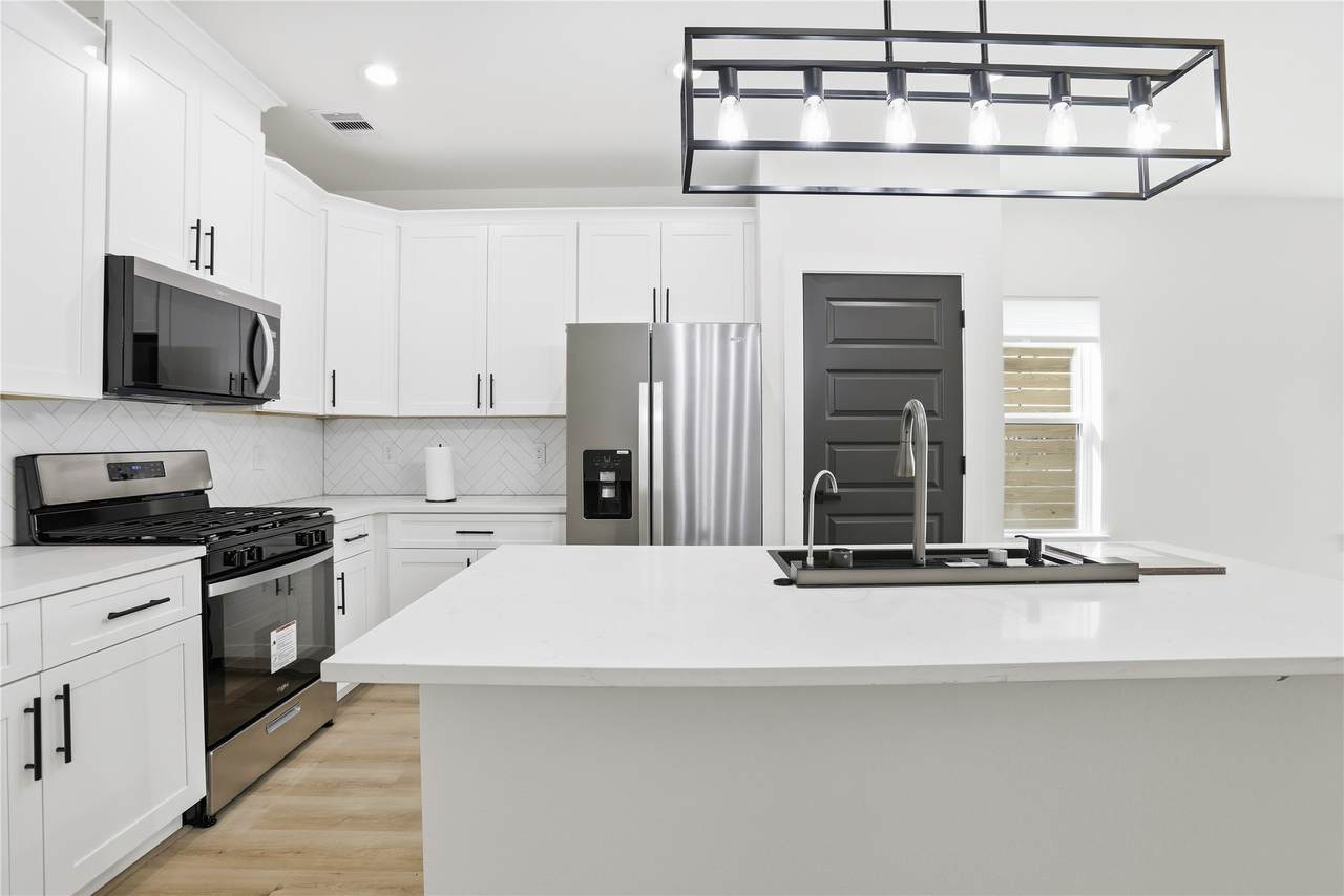 712 Delano Street - Photo 1