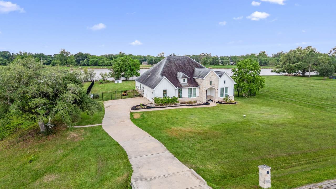 203 Cavalry Trail Drive - Photo 1