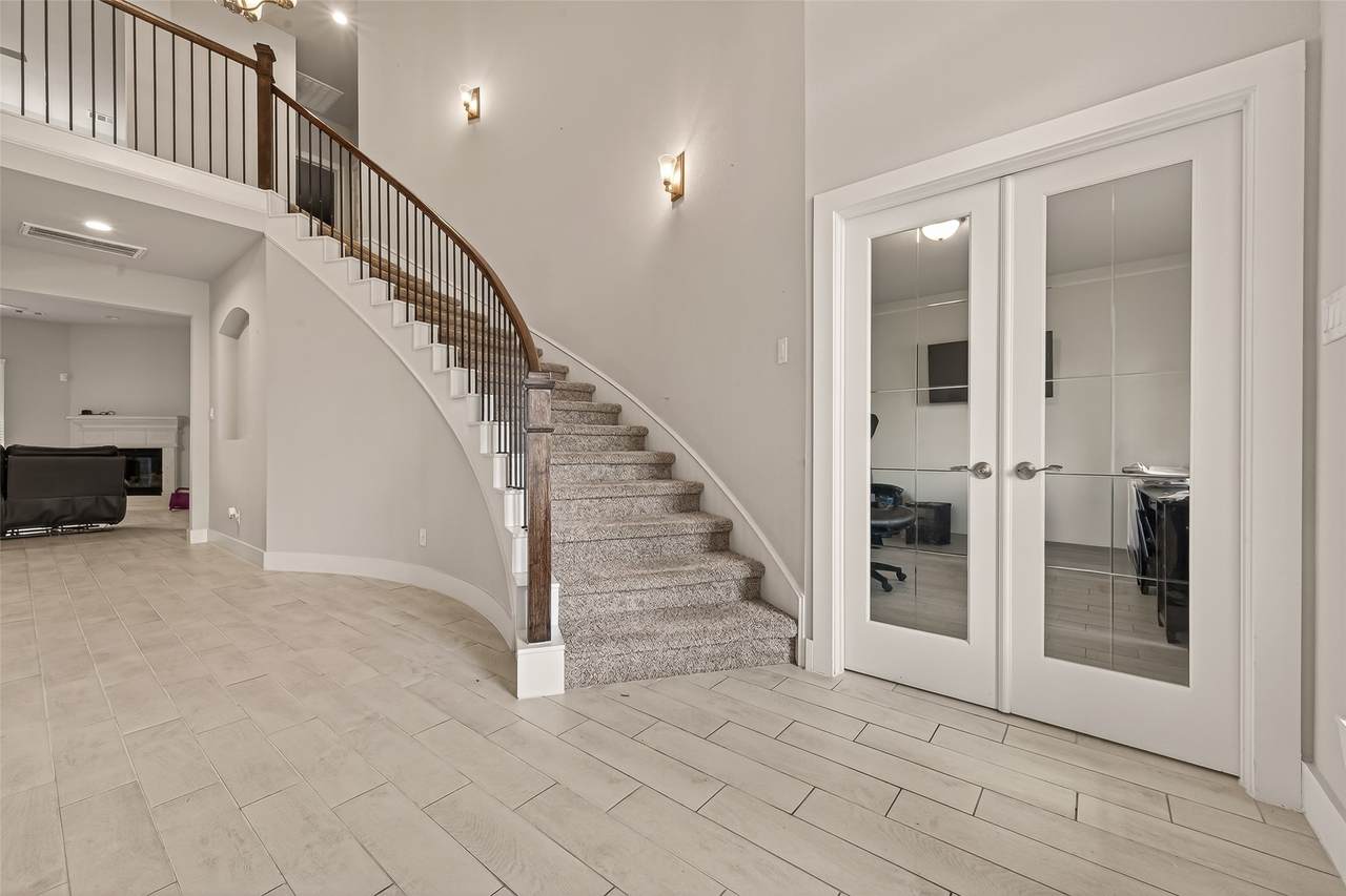 1540 Dawn Harbor Drive - Photo 1