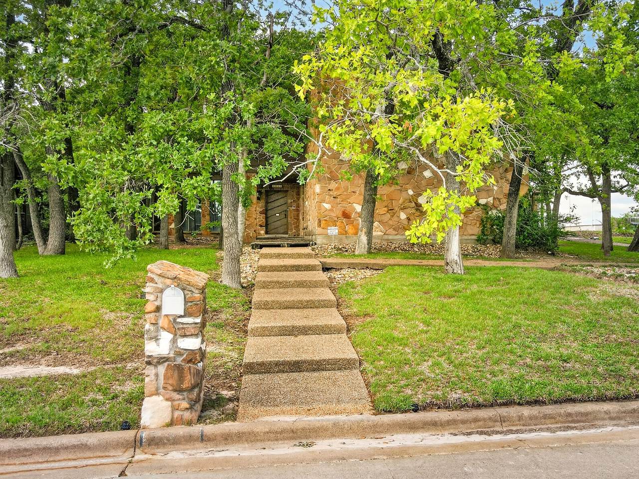 2911 Partridge Circle - Photo 1