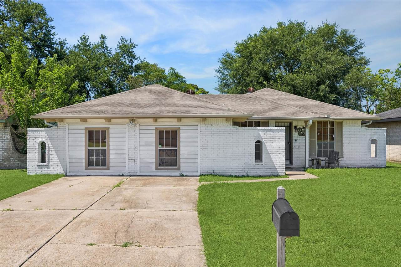 1526 Diplomat Way - Photo 1