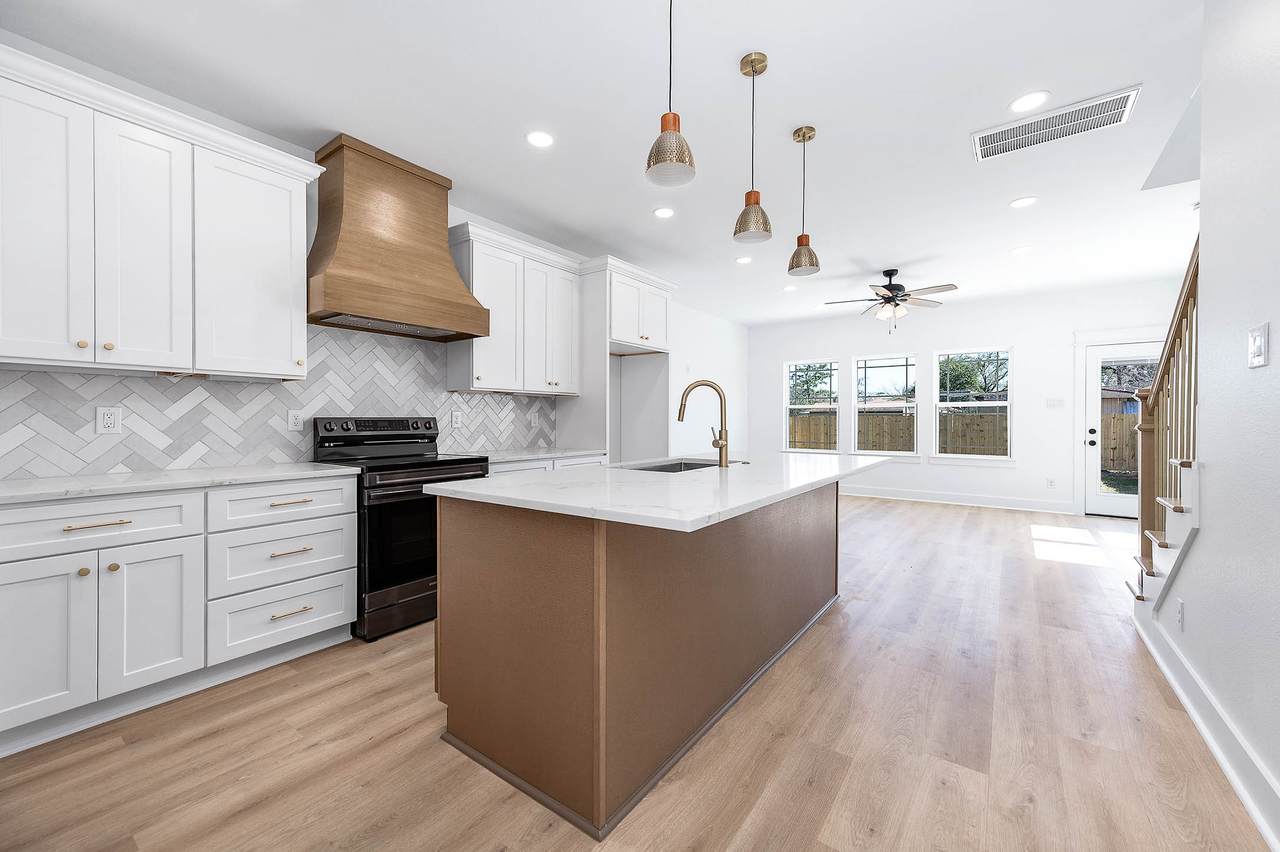 8598 Hoffman Street - Photo 1