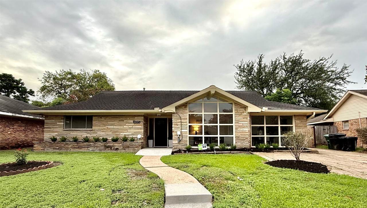 4015 Leeshire Drive - Photo 1