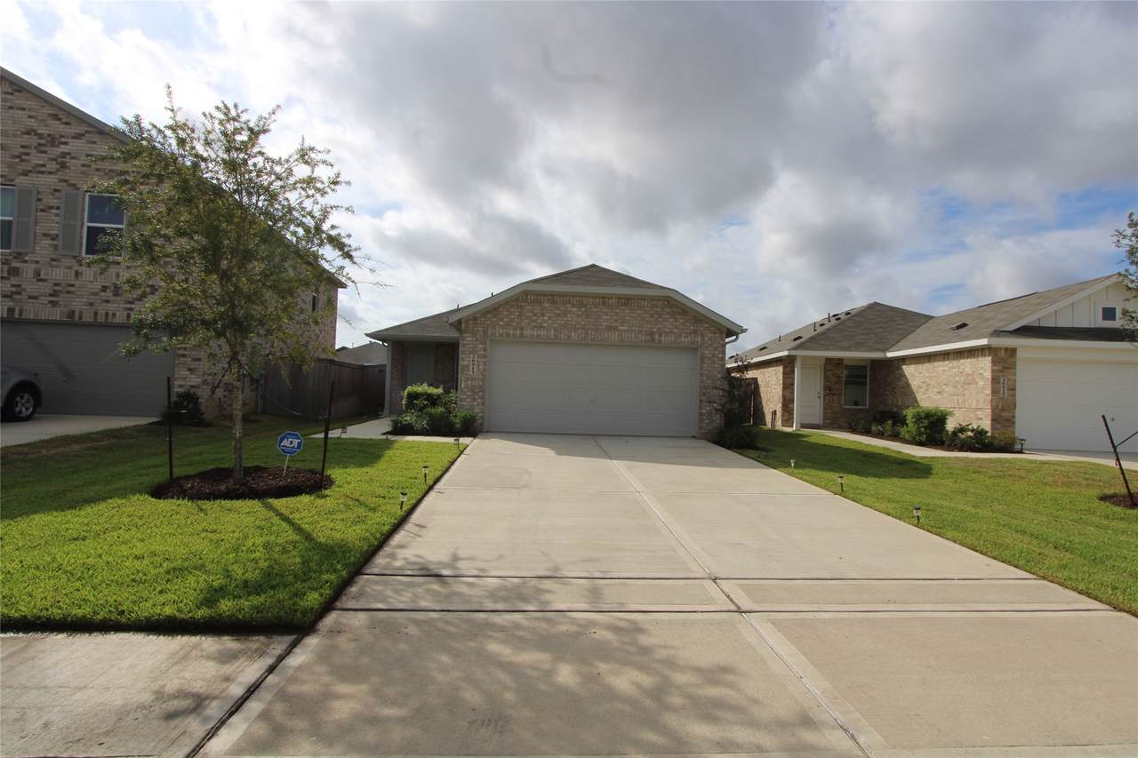26815 Inkberry Holly Lane - Photo 1